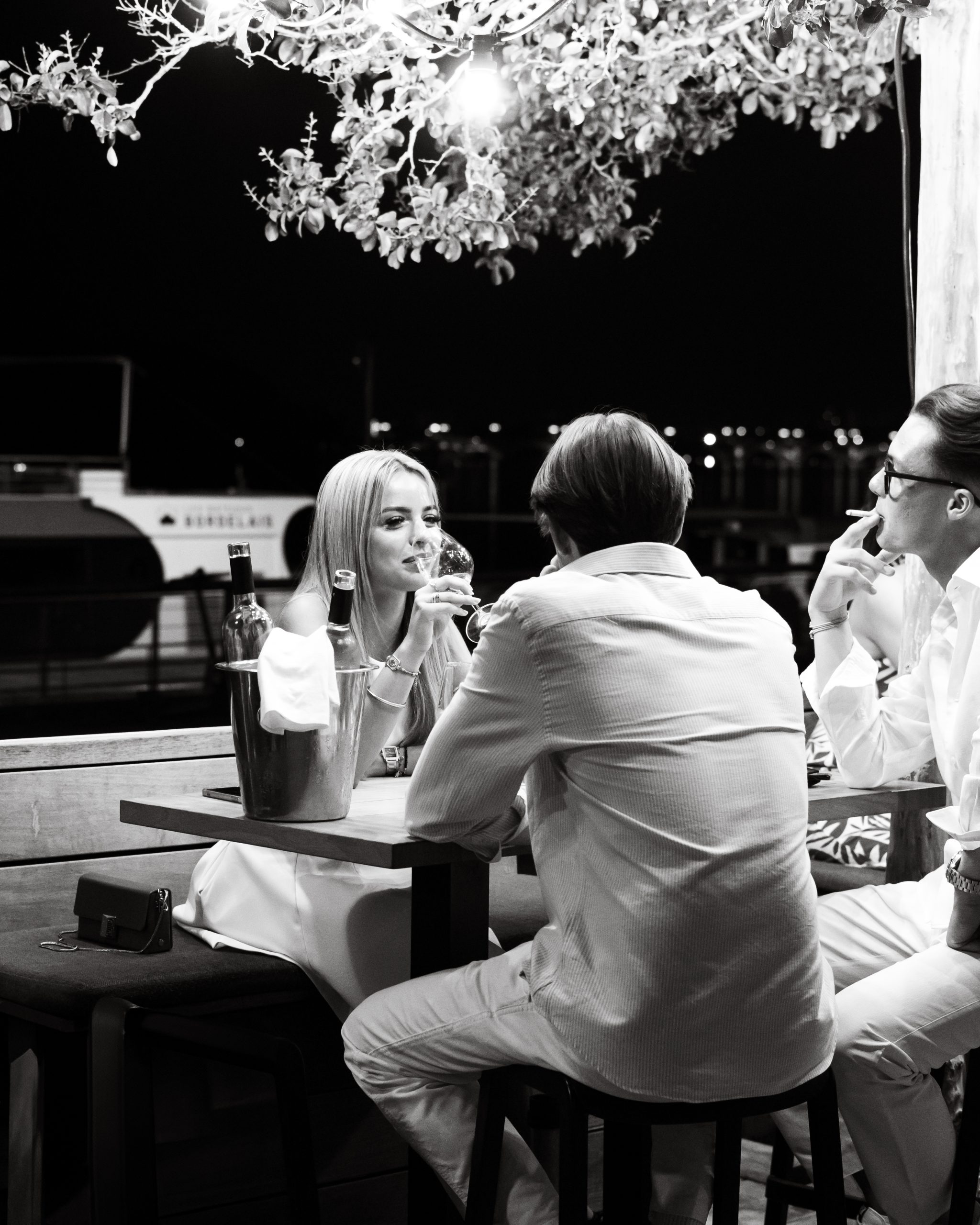 Clients en train de dîner au restaurant Ibaïa Bordeaux dans une ambiance élégante